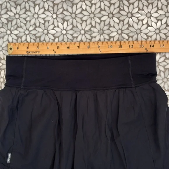 Women's Icebreaker Merino Blend 125 Cool Lite Skort in Black, Size M - Picture 8 of 9